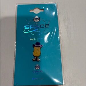 Jellycat Space 2025 Korea Pop-Up Amuseable Peanut  Rodeo Outfit Enamel Pin